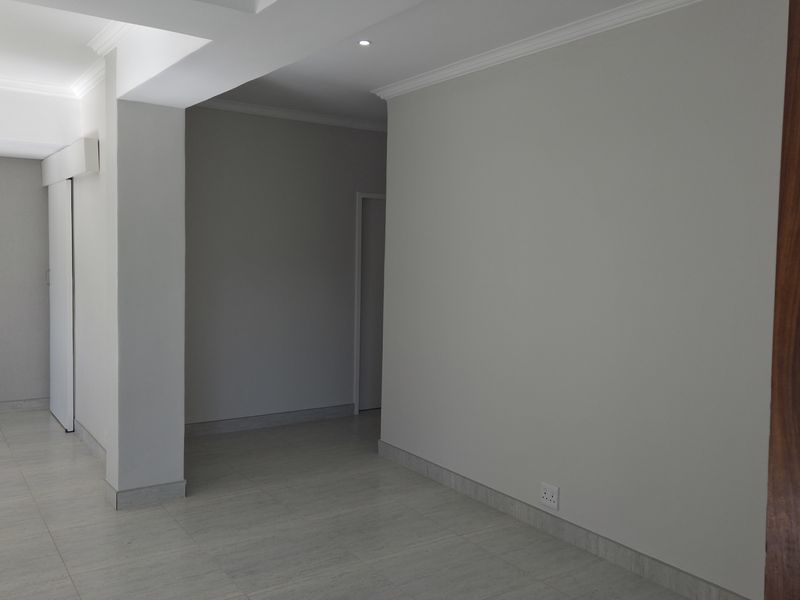 Modern 3-Bedroom Home Open-Plan Living in Baillie Park - Photo 3