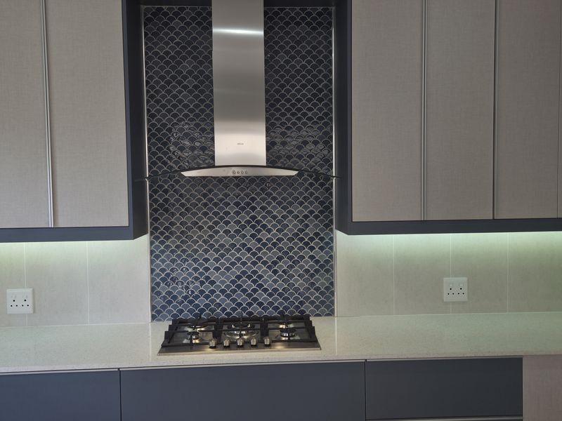 Modern 3-Bedroom Home Open-Plan Living in Baillie Park - Photo 10