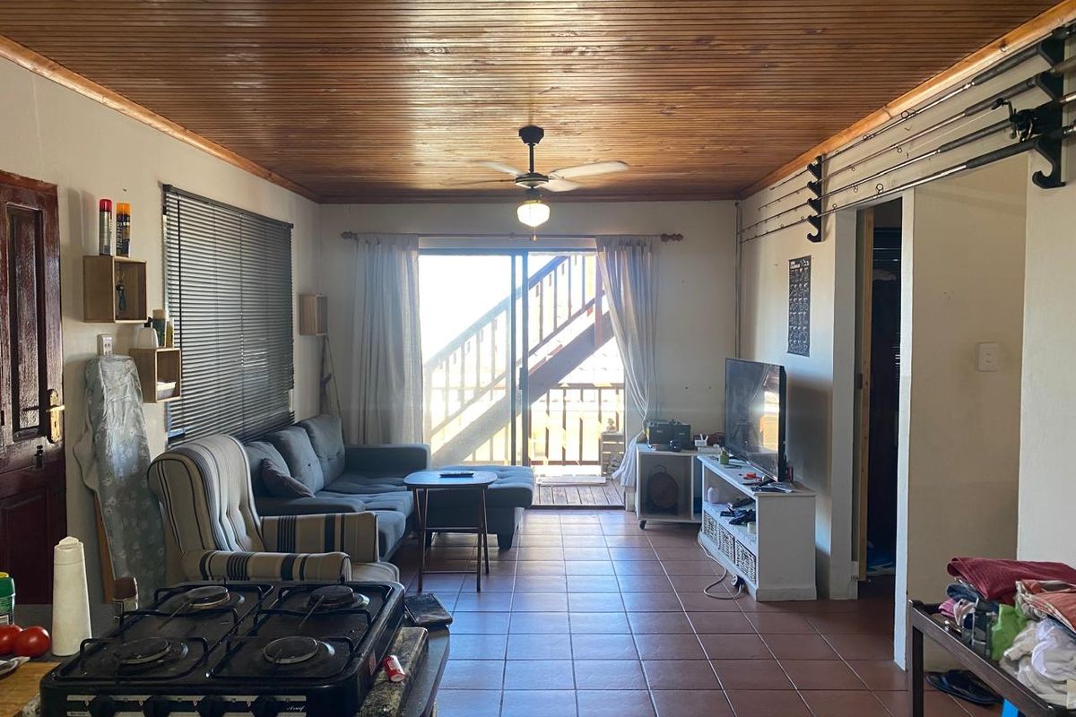 Secure Coastal Living – 3 Bedroom Home in Gated Estate - Photo 5