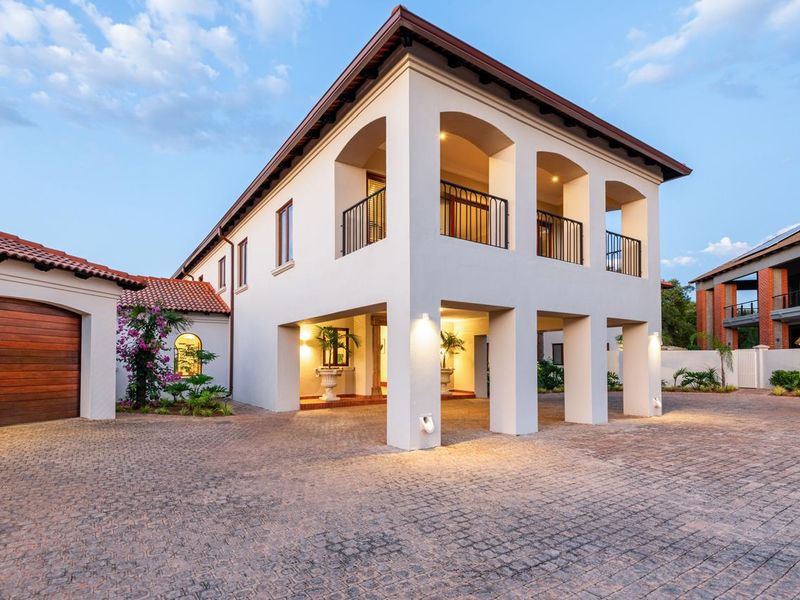 Luxury Mediterranean style home in Sable Hills for sale - Photo 2