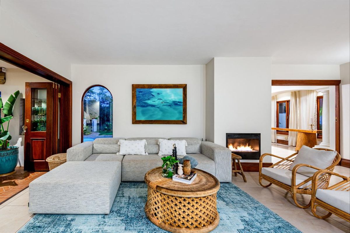 Luxury Mediterranean style home in Sable Hills for sale - Photo 5