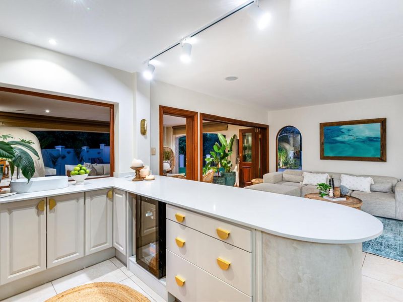 Luxury Mediterranean style home in Sable Hills for sale - Photo 7