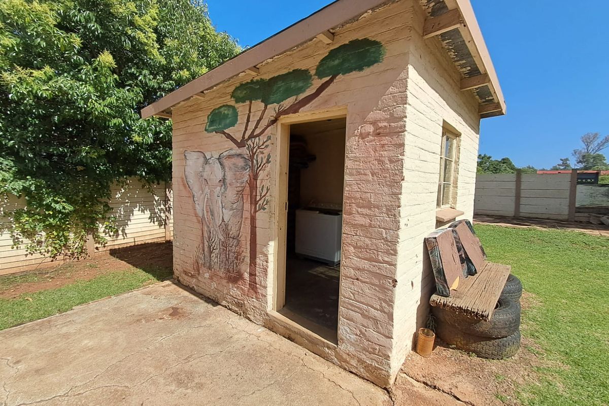 Charming property for sale in Ventersdorp - Photo 2