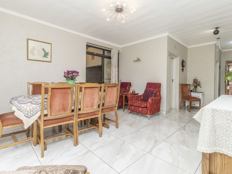 Super Spacious Family Home in Boutique Style Complex - Photo 9