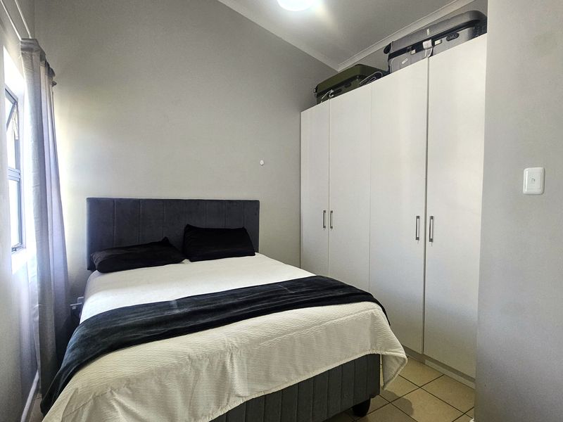 2 Bed Freehold unit in Secure Fourleaf Estate - Photo 7