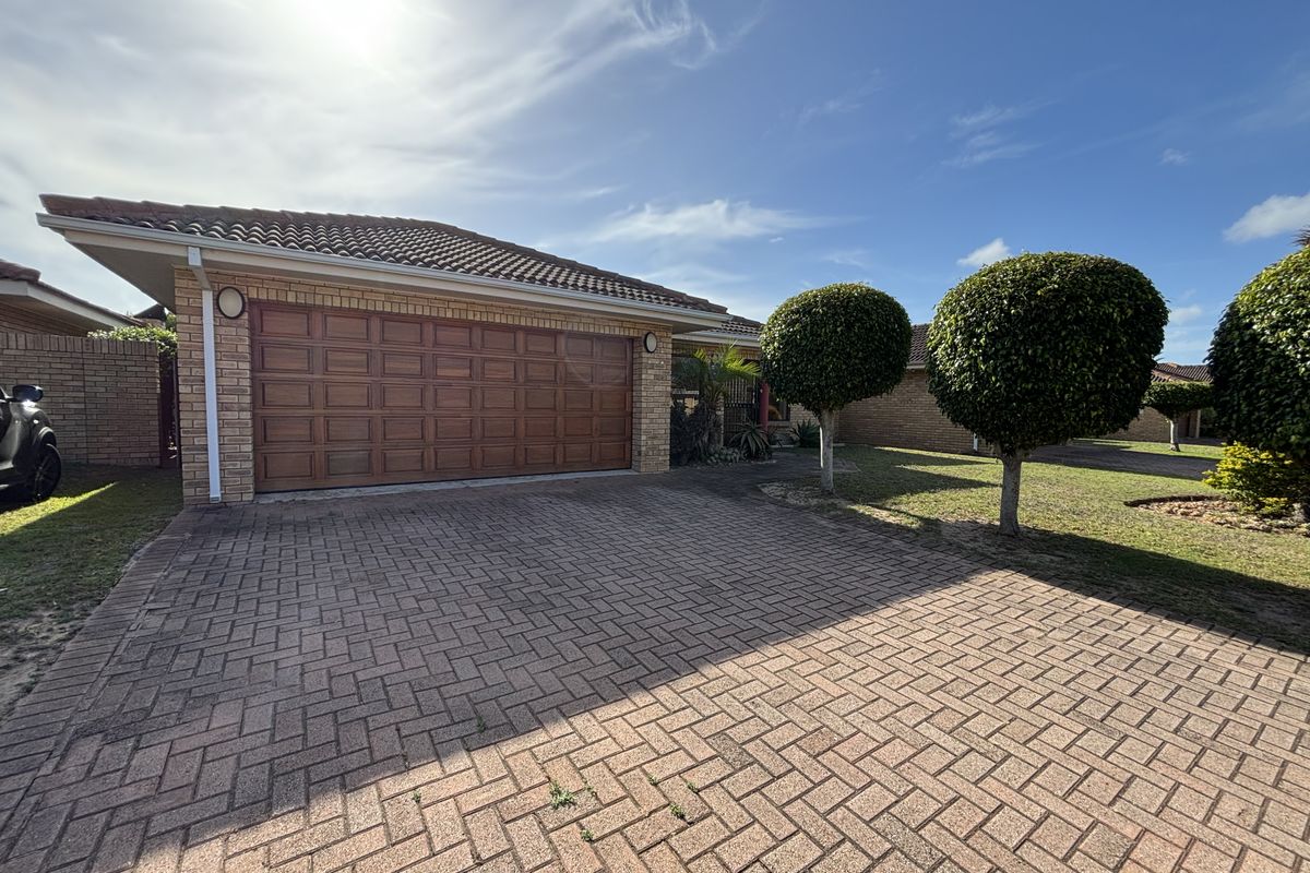 Furnished 3-Bedroom Townhouse in Summerstrand – Perfect for Corporate Rental - Photo 5