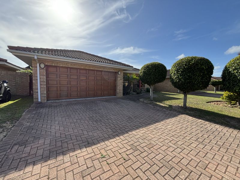 Furnished 3-Bedroom Townhouse in Summerstrand – Perfect for Corporate Rental - Photo 5