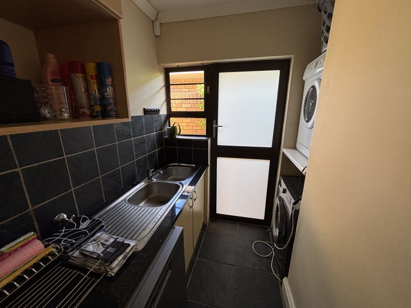 Furnished 3-Bedroom Townhouse in Summerstrand – Perfect for Corporate Rental - Photo 8