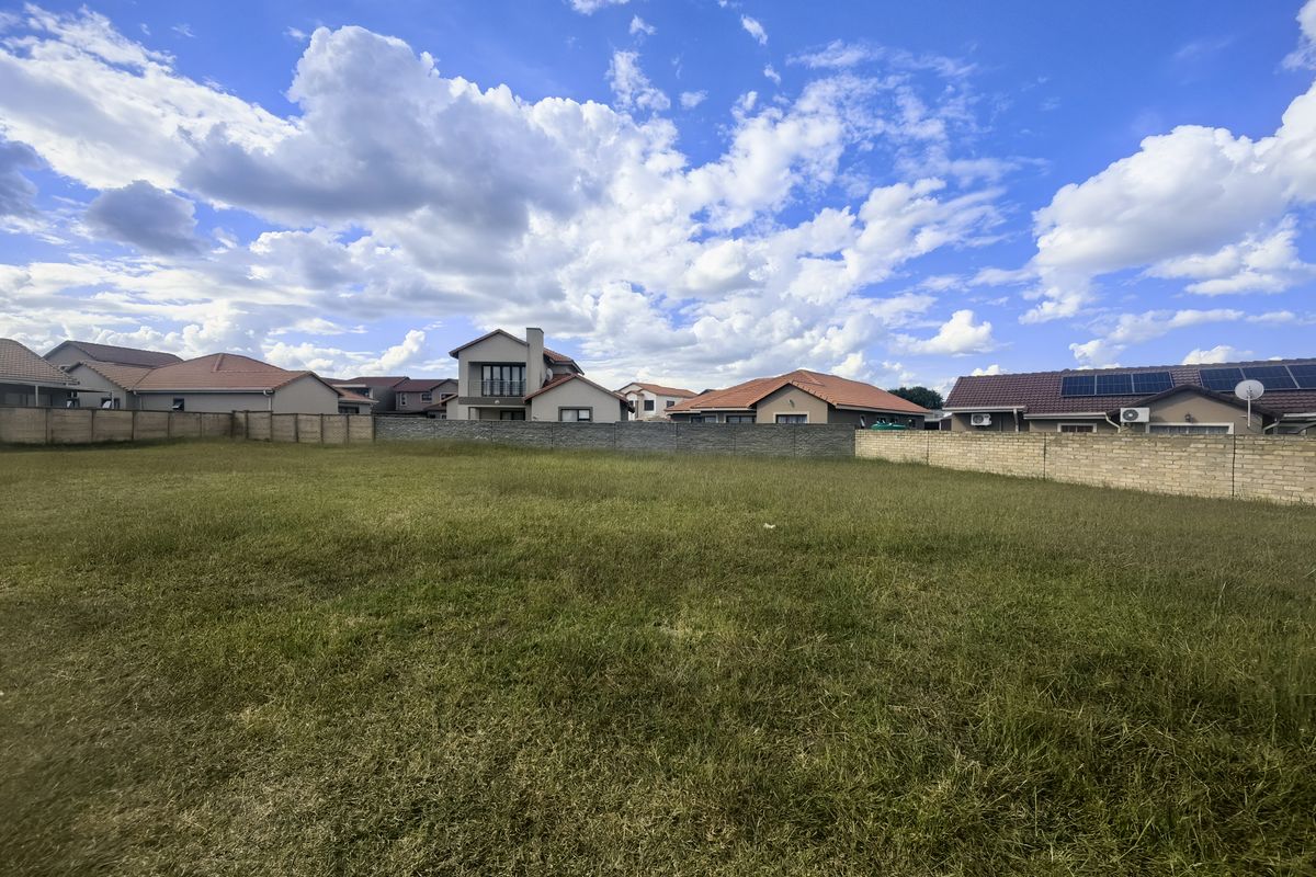 Build Your Dream Home in Prestigious Estate - Photo 4