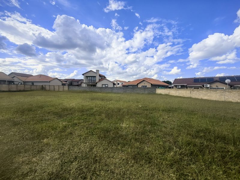 Build Your Dream Home in Prestigious Estate - Photo 4