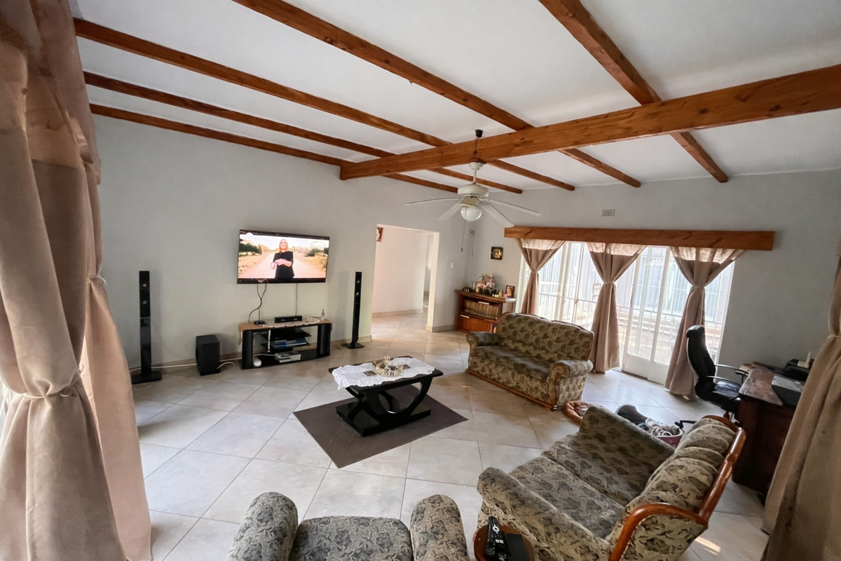 Space, Value & Income Potential – This One Won’t Last! - Photo 2