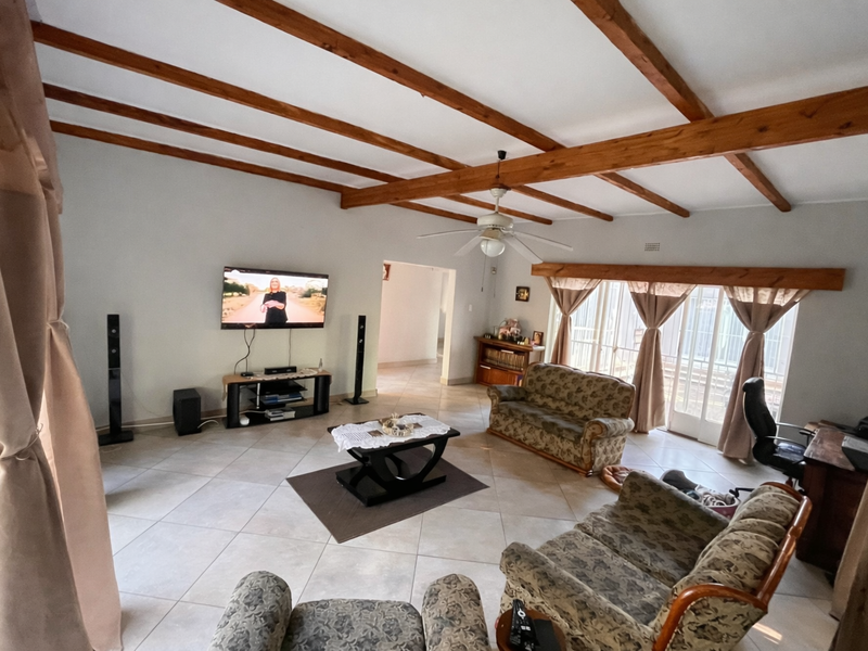 Space, Value & Income Potential – This One Won’t Last! - Photo 2