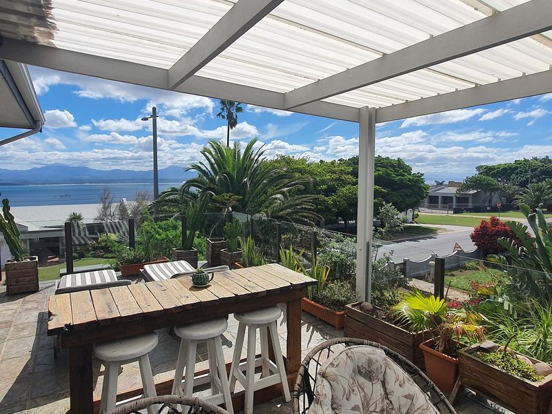Character, Space & Views in Mossel Bay - Photo 2