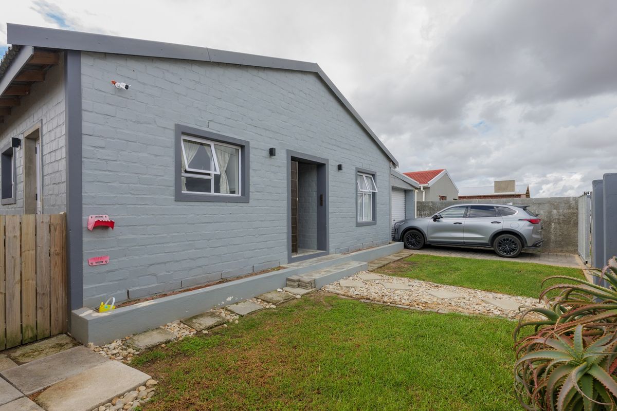 Stylish Family Home -Modern Entertainer’s Dream - Photo 5