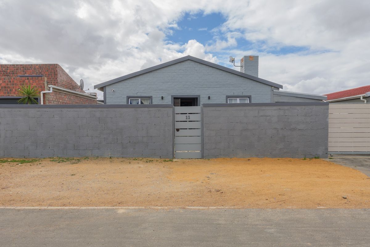 Stylish Family Home -Modern Entertainer’s Dream - Photo 2