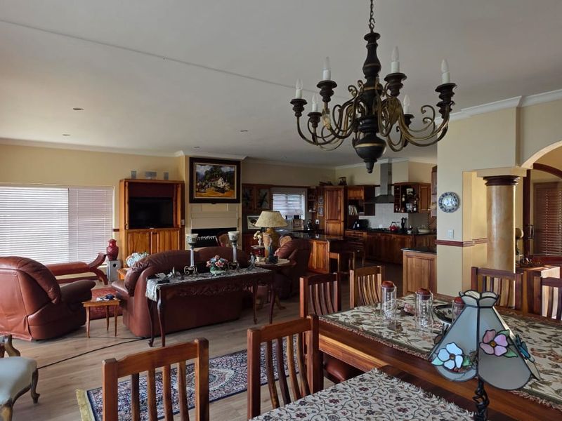 This well-located home offers comfort, tranquility, and scenic surroundings right from your bedroom - Photo 7