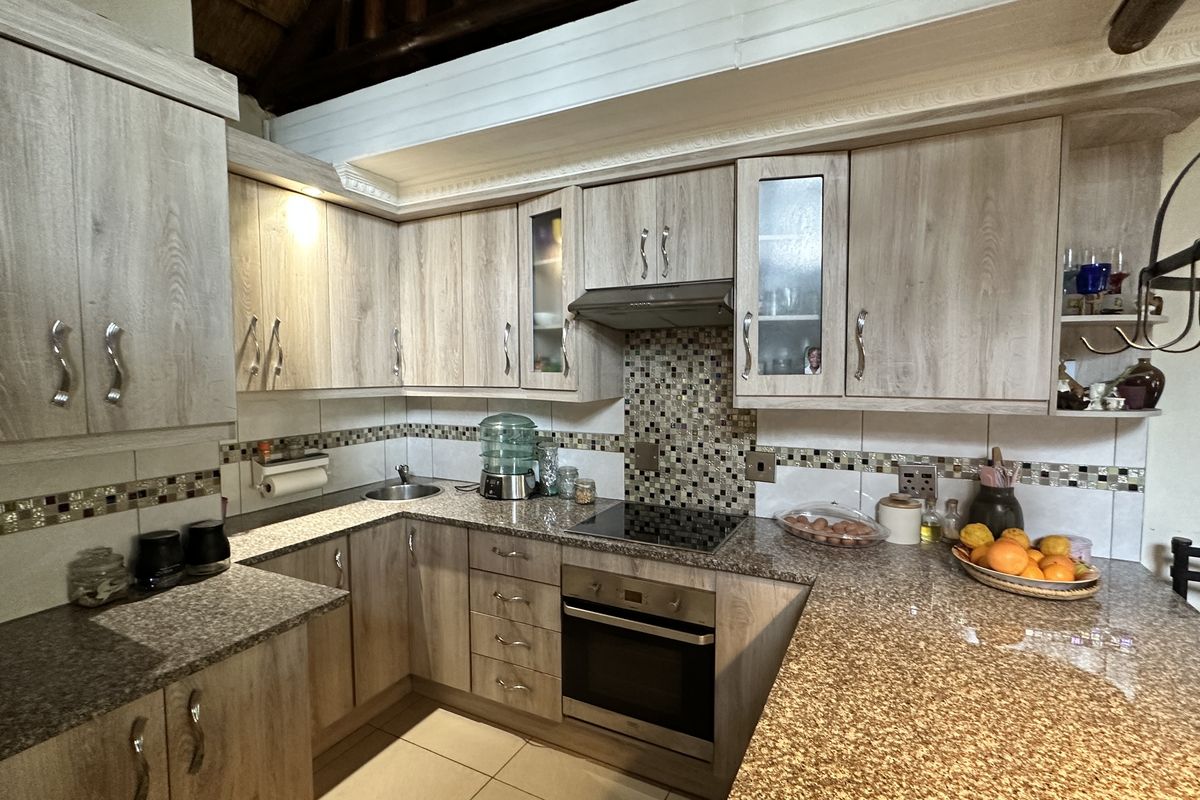 This Neat, Cosy Family Home Is a Holiday All Year - Photo 5