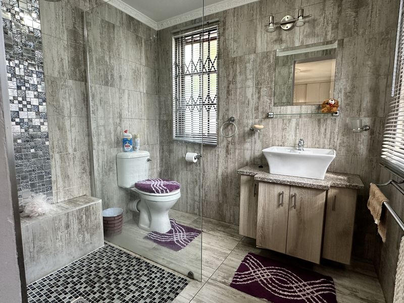 This Neat, Cosy Family Home Is a Holiday All Year - Photo 9