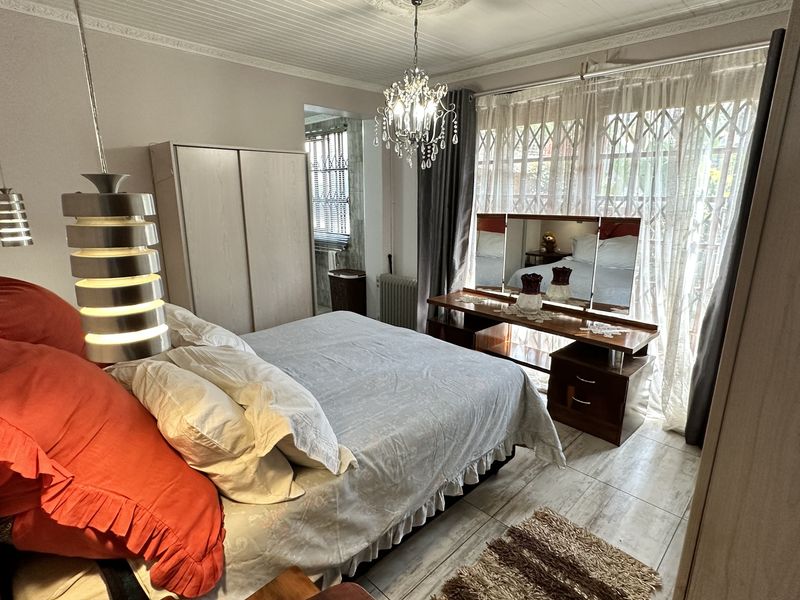 This Neat, Cosy Family Home Is a Holiday All Year - Photo 8