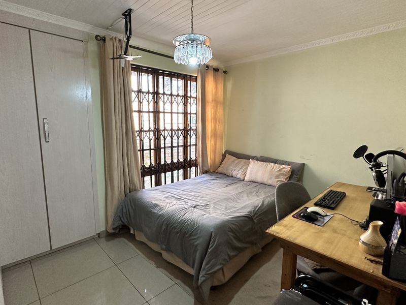 This Neat, Cosy Family Home Is a Holiday All Year - Photo 10