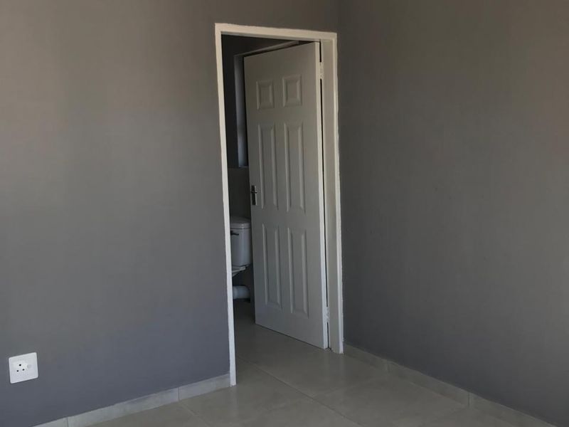 NEW DEVELOPMENT THREE BEDROOM IN SHARON PARK LIFESTYLE ESTATE - Photo 7