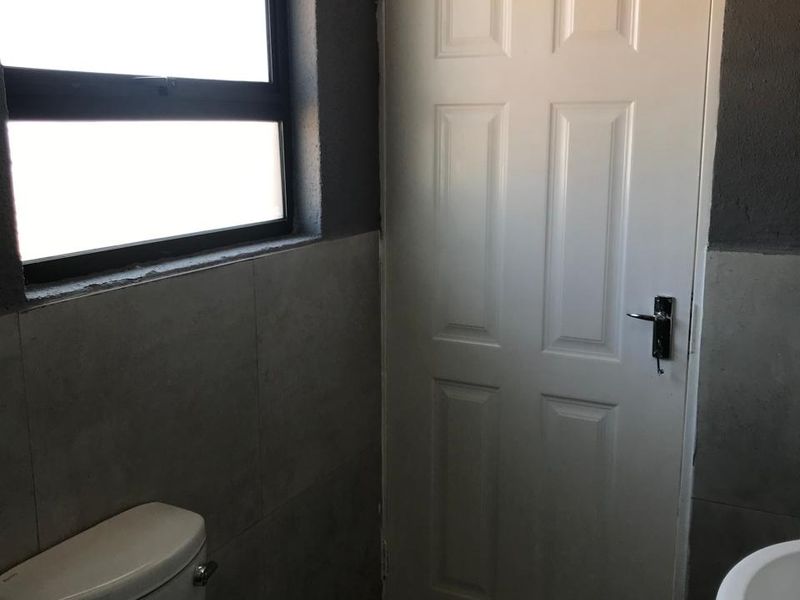 NEW DEVELOPMENT THREE BEDROOM IN SHARON PARK LIFESTYLE ESTATE - Photo 9