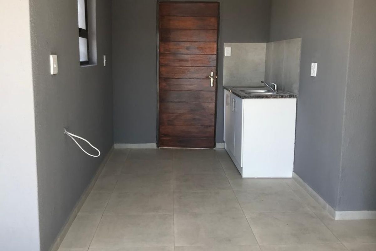 NEW DEVELOPMENT THREE BEDROOM IN SHARON PARK LIFESTYLE ESTATE - Photo 5