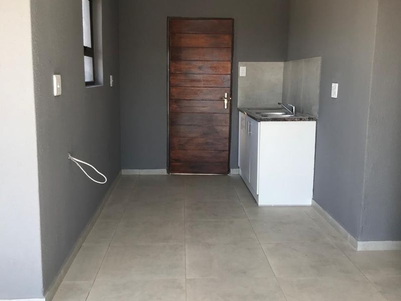 NEW DEVELOPMENT THREE BEDROOM IN SHARON PARK LIFESTYLE ESTATE - Photo 5