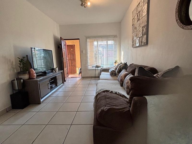 Apartment For Sale In Nelspruit - Photo 2