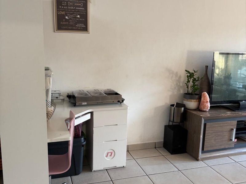Apartment For Sale In Nelspruit - Photo 3