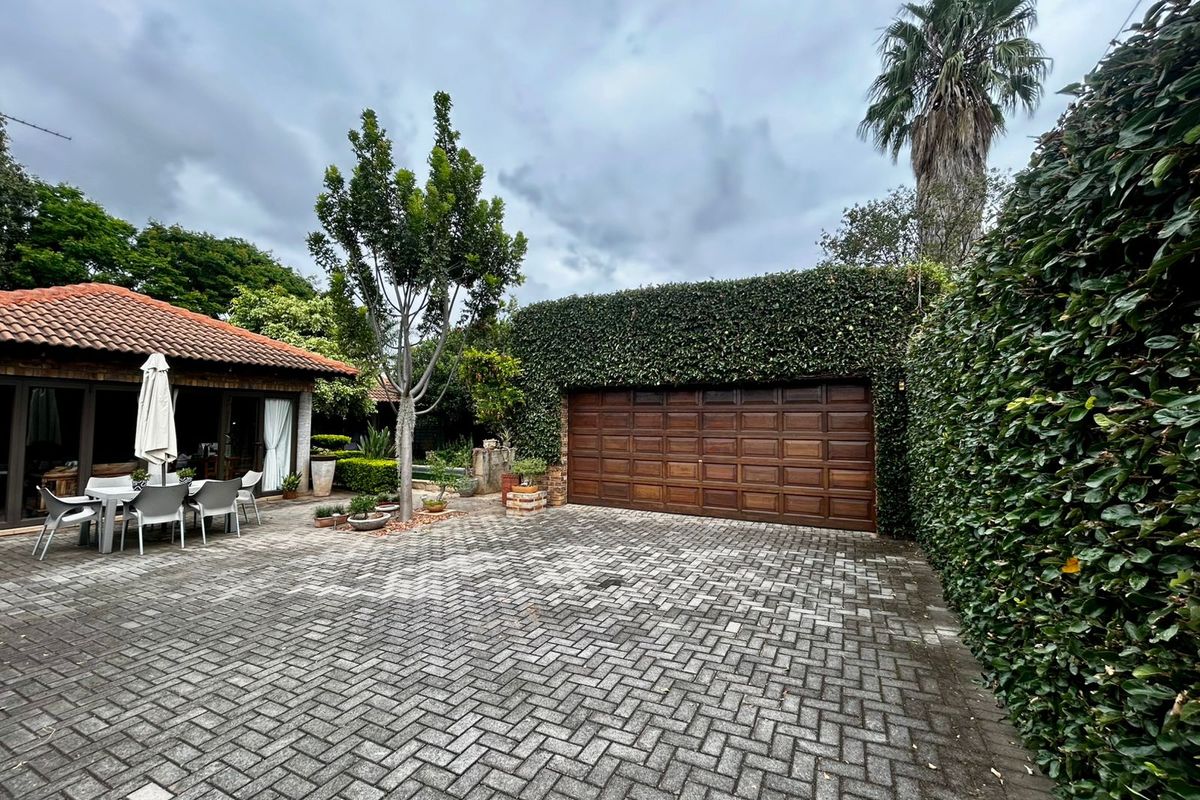 Secluded 3-Bedroom Gem - Photo 3