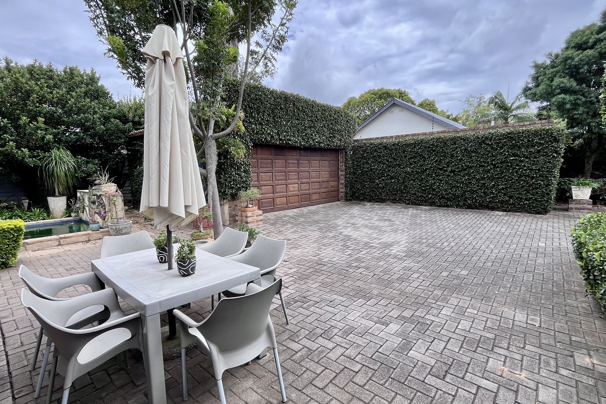 Secluded 3-Bedroom Gem - Photo 2