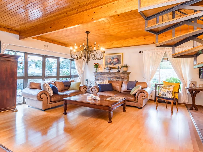 Family Home, Perfect For Extended Family, With The Right Address ... - Photo 5