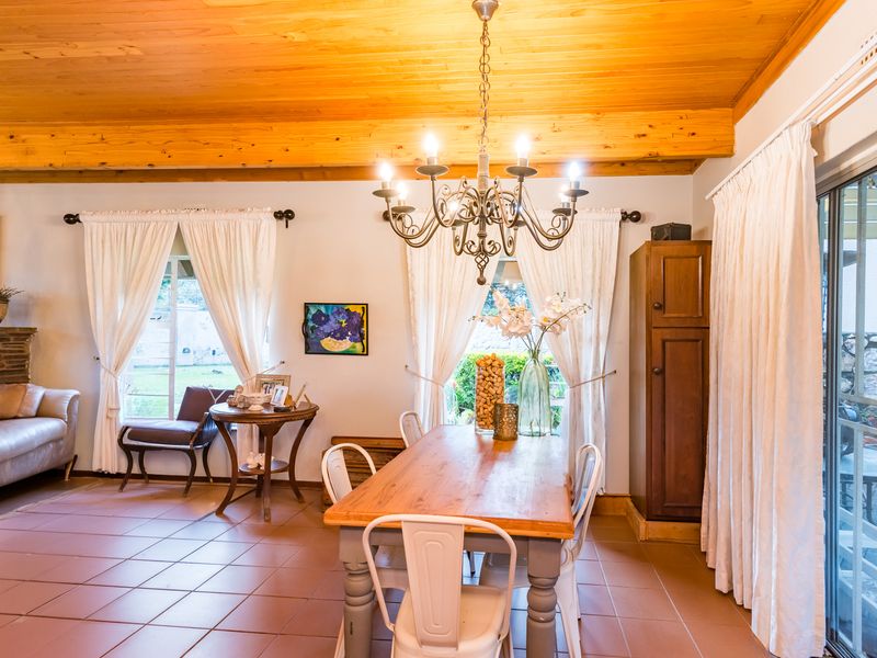 Family Home, Perfect For Extended Family, With The Right Address ... - Photo 6