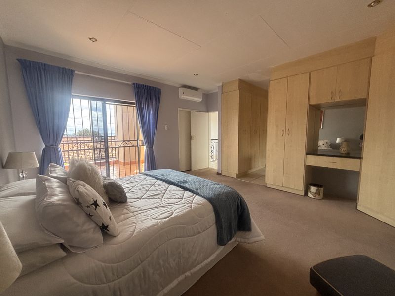 Double storey in a Secure Upmarket Estate - Photo 9