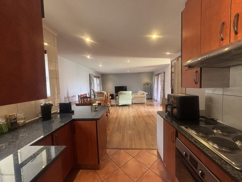 Double storey in a Secure Upmarket Estate - Photo 3