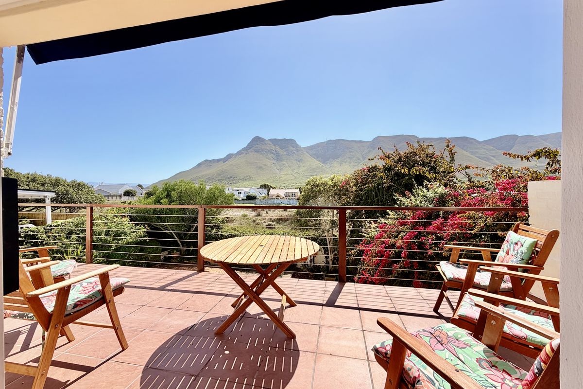 4 Bedroom Double Storey Home | Dual Living & Income Potential - Photo 2