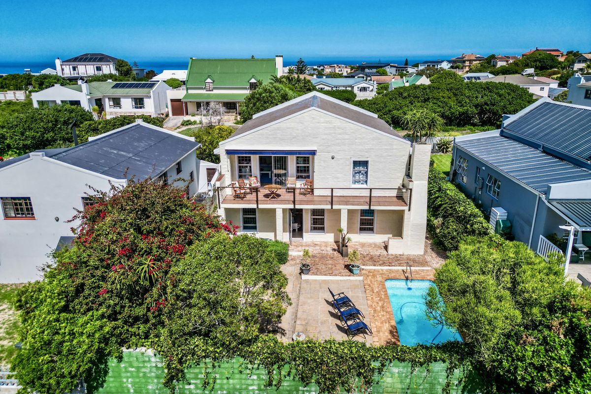 4 Bedroom Double Storey Home | Dual Living & Income Potential - Photo 5