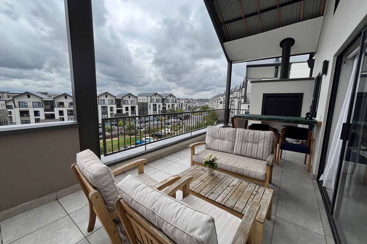 Luxury Top-Floor Living with Lagoon Lifestyle in Munyaka - Photo 3