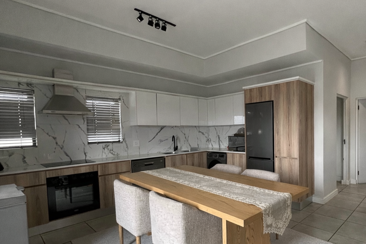 Luxury Top-Floor Living with Lagoon Lifestyle in Munyaka - Photo 2