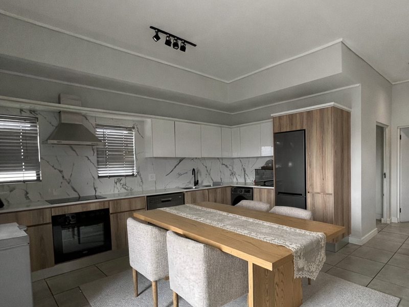 Luxury Top-Floor Living with Lagoon Lifestyle in Munyaka - Photo 2