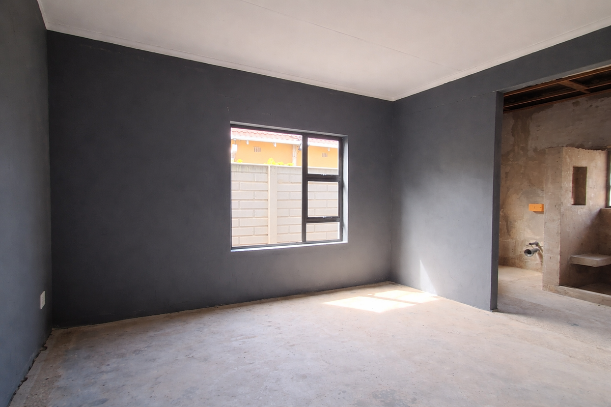 3 Bedroom Renovation Opportunity for Sale in Selection Park, Springs - Photo 4