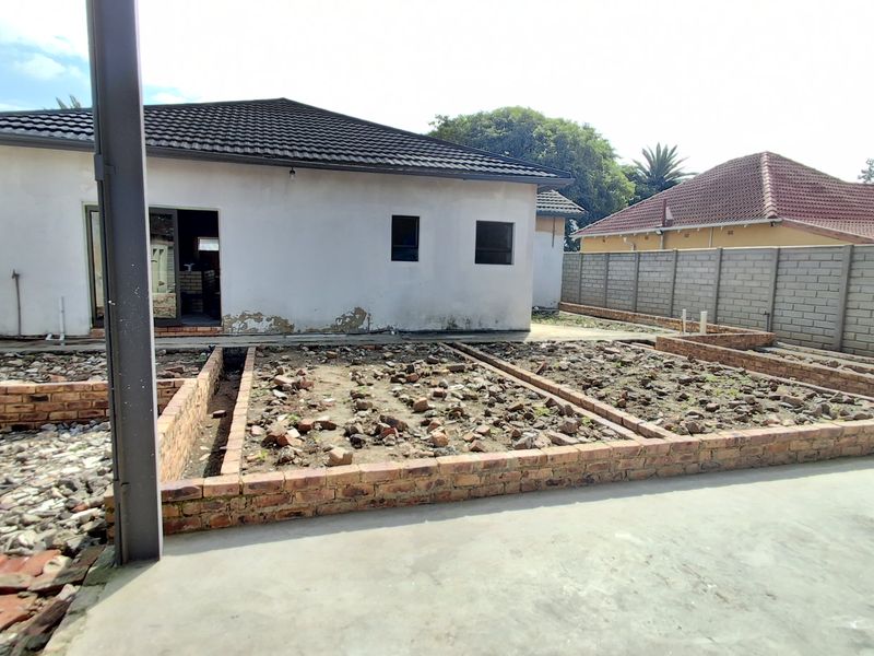 3 Bedroom Renovation Opportunity for Sale in Selection Park, Springs - Photo 7