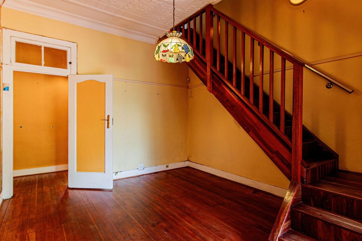 Luxury Double-Storey Home with Cottage | Premium Location - Photo 3