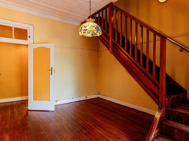 Luxury Double-Storey Home with Cottage | Premium Location - Photo 3