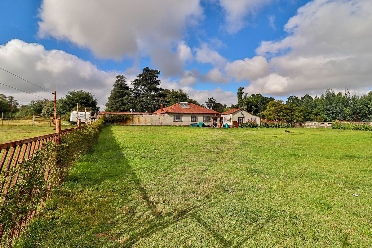 Country Freedom Meets Profit – Versatile Farm with Endless Potential - Photo 4