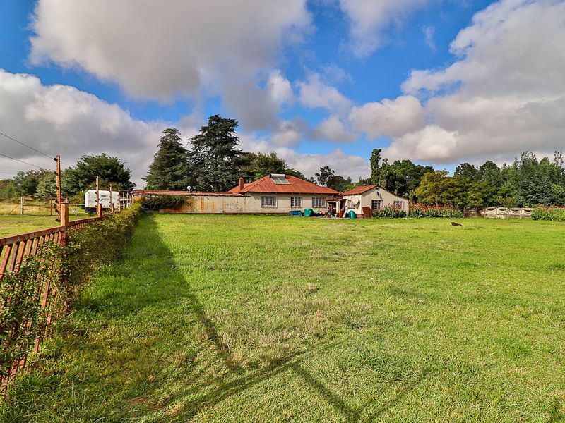 Country Freedom Meets Profit – Versatile Farm with Endless Potential - Photo 4