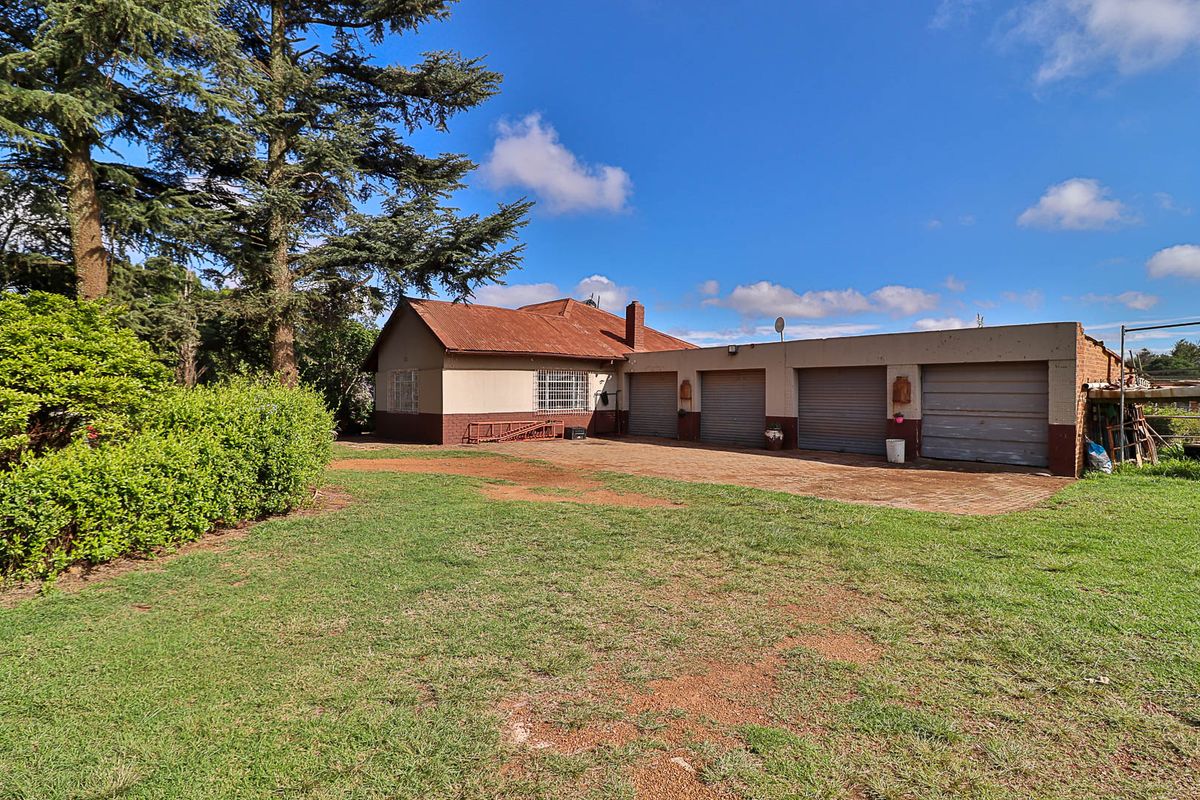 Country Freedom Meets Profit – Versatile Farm with Endless Potential - Photo 5