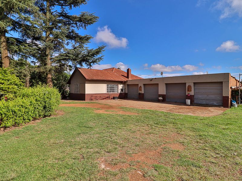 Country Freedom Meets Profit – Versatile Farm with Endless Potential - Photo 5