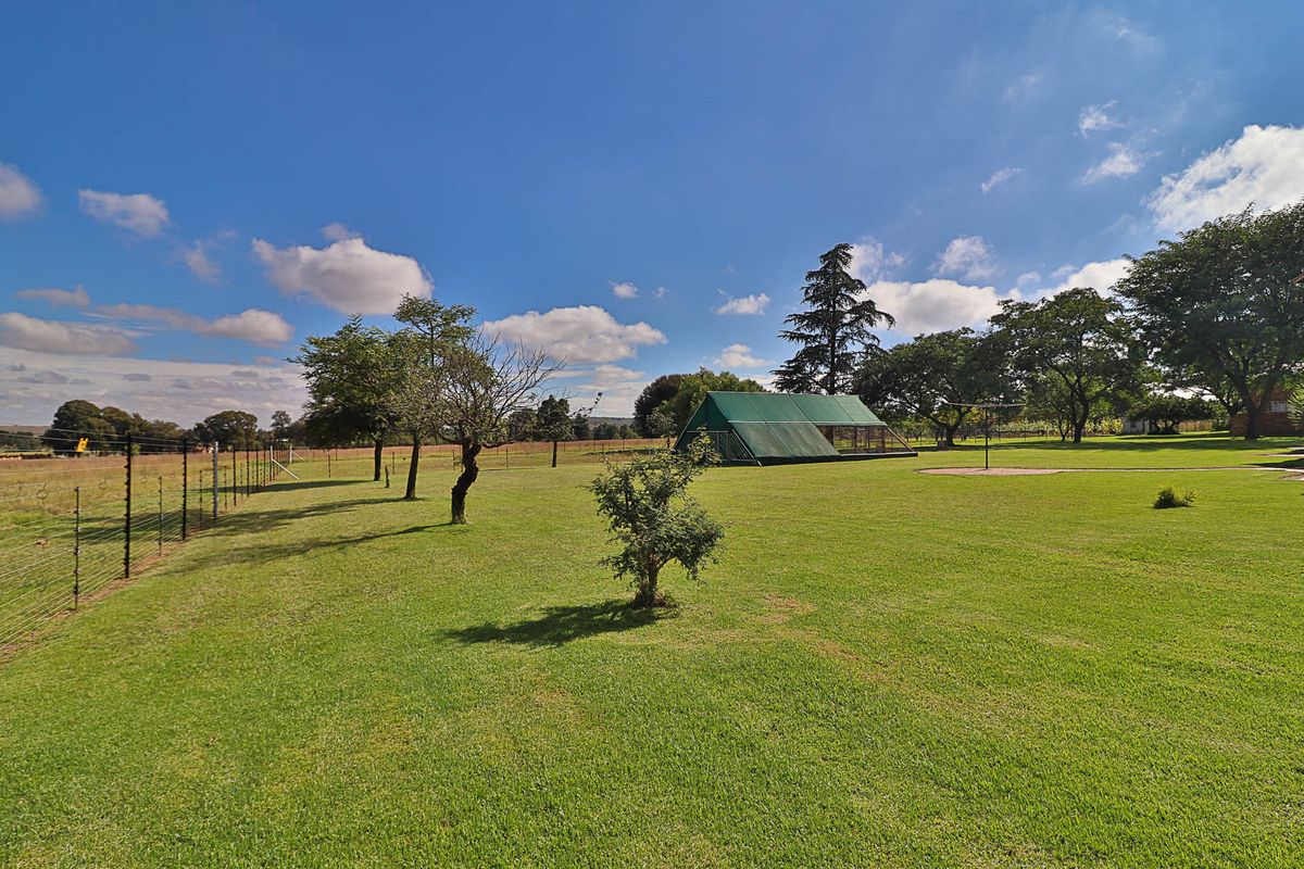 Rare Gem - Two Homes • Warehouse • Solar Option • 9.25ha – One Incredible Property - Photo 5